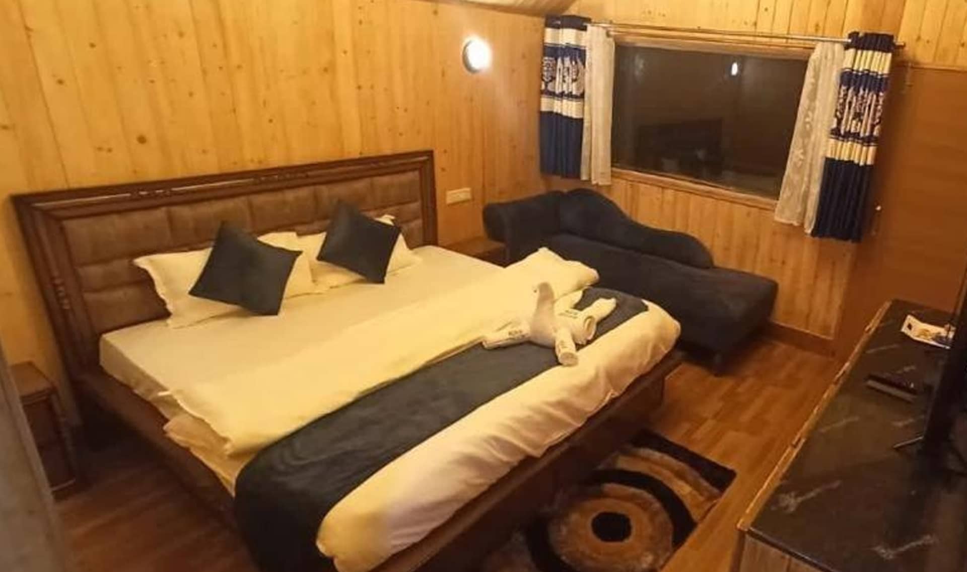 About-Room