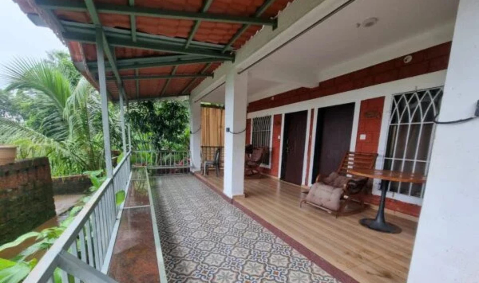 Sit Out Area